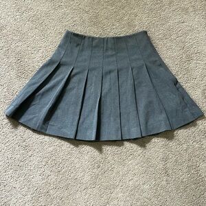 Kate Spade- Gray Pleated skirt size 2